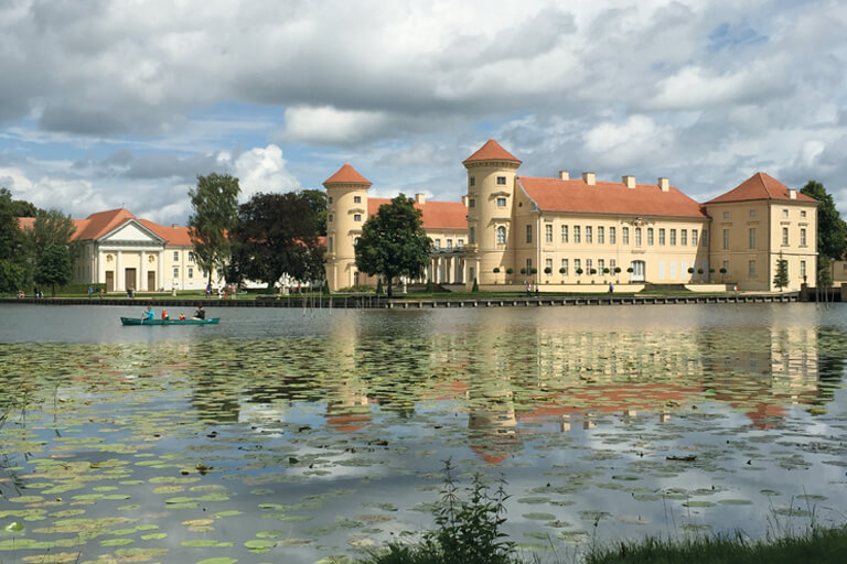 Schloss Rheinsberg Erkundungstour und Ausflugsziel rund um Lindow